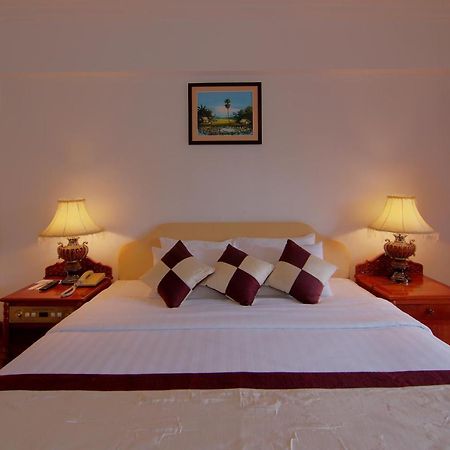 Hotel Somadevi Angkor Resort & Spa Siem Reap Bagian luar foto